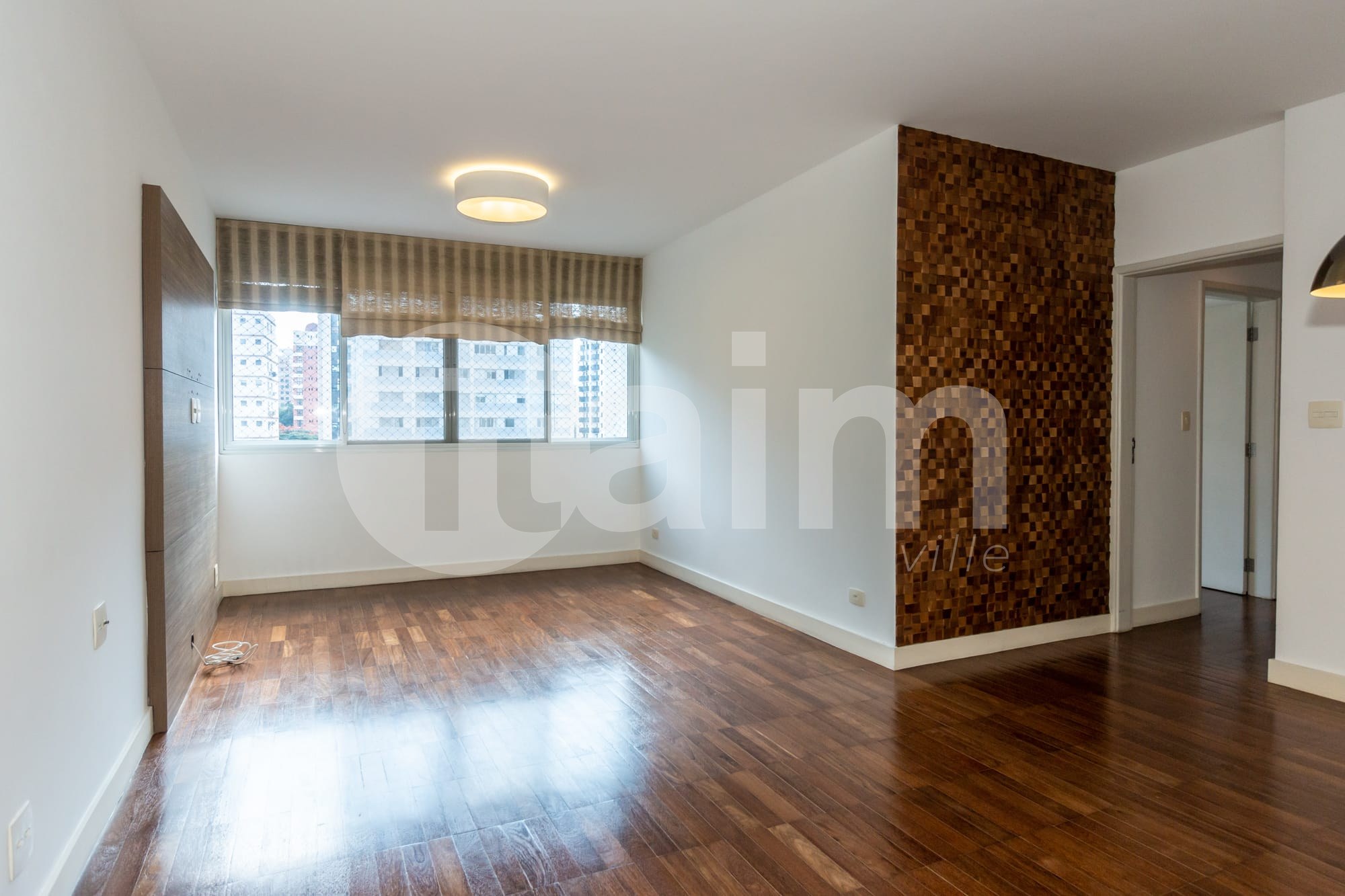 Apartamento Impecável e Totalmente Reformado no Coração do Itaim Bibi | 86m² | 2 Dormitórios (1 Suíte) | 1 Vaga