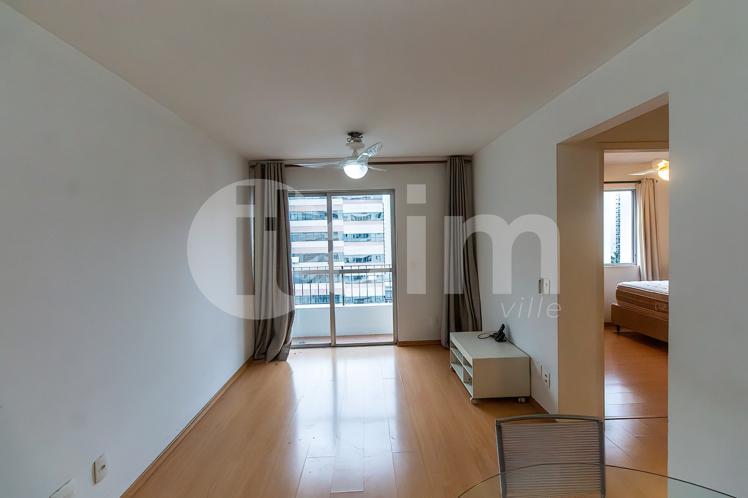 Pronto para Morar! Charmoso Apartamento de 40m² Mobiliado com Varanda e 1 Vaga 3